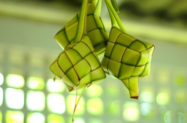 Saling Kirim Ketupat