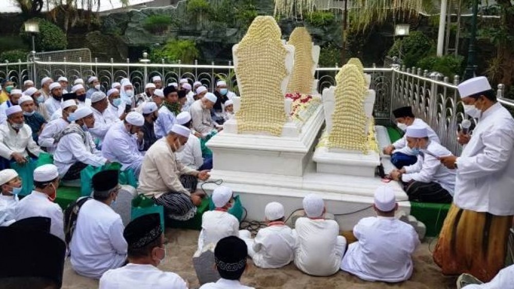 Haul Orang Tua Dan Haul Ulama